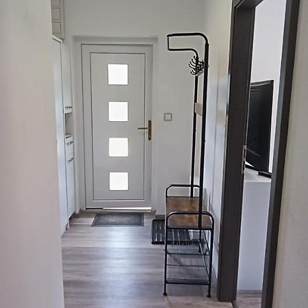 Apartman U Lebedu Apartment สตราชนี ภายนอก รูปภาพ