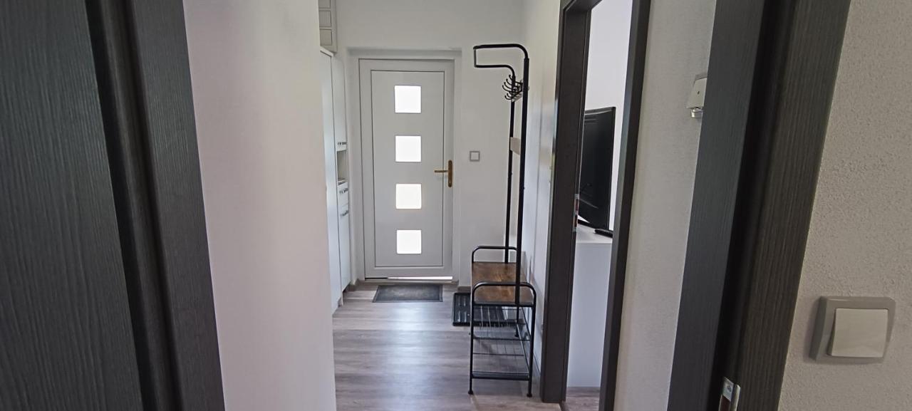 Apartman U Lebedu Apartment สตราชนี ภายนอก รูปภาพ